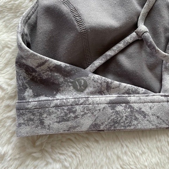 Lululemon Flow Freely Bra in Washed Marble Alpine White Silverscreen - Picture 5 of 6